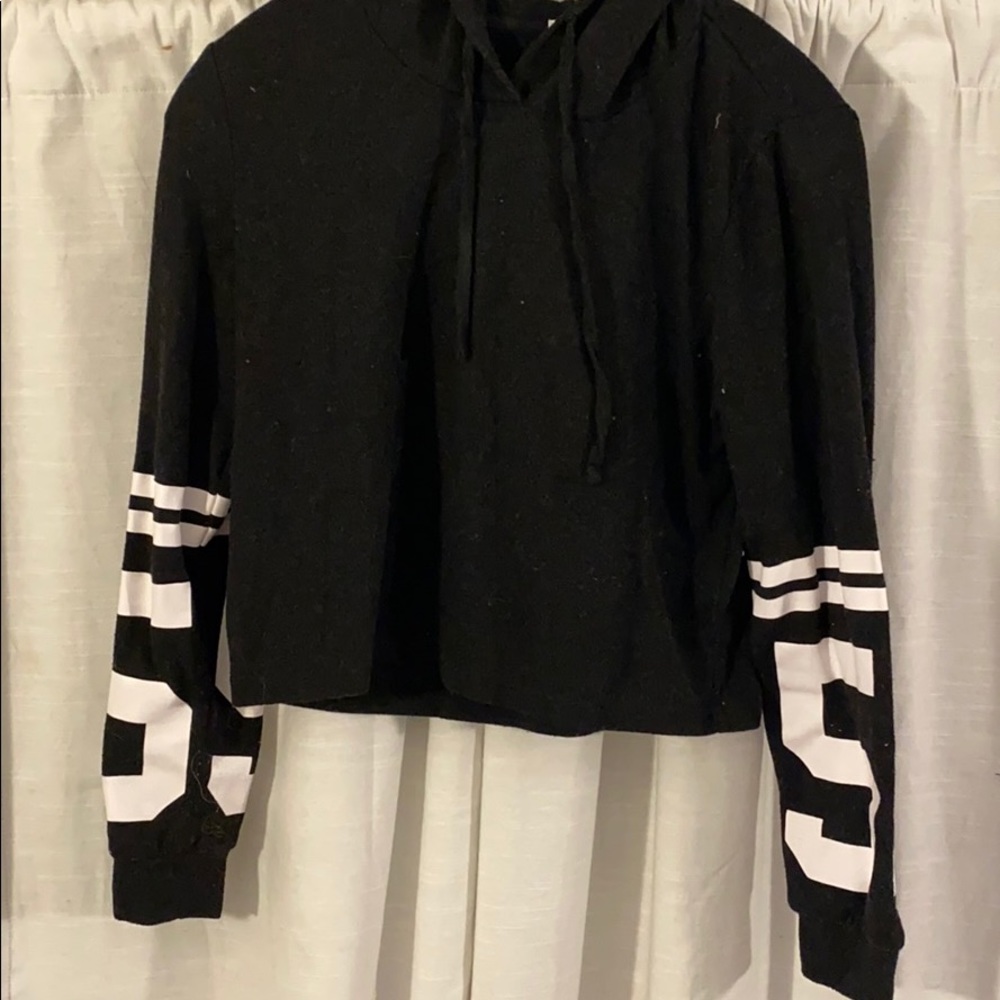 Black Cropped Sweatshirt with Hood